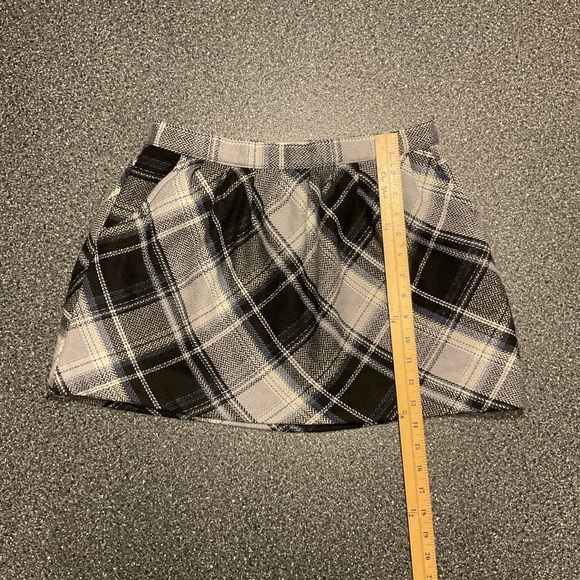 2/$15 Old Navy Mini Skirt - Picture 3 of 5